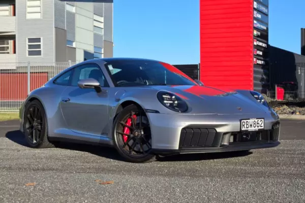 Review & road trip: Porsche 911 Carrera GTS T-Hybrid